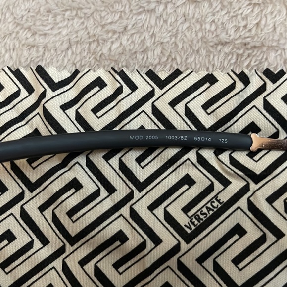 VERSACE // vintage y2k gradient lens sunglasses - Picture 3 of 4
